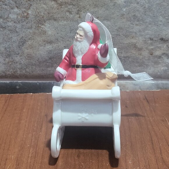 Hallmark Christmas Ornament Santas Sleigh 2021 - Picture 5 of 12